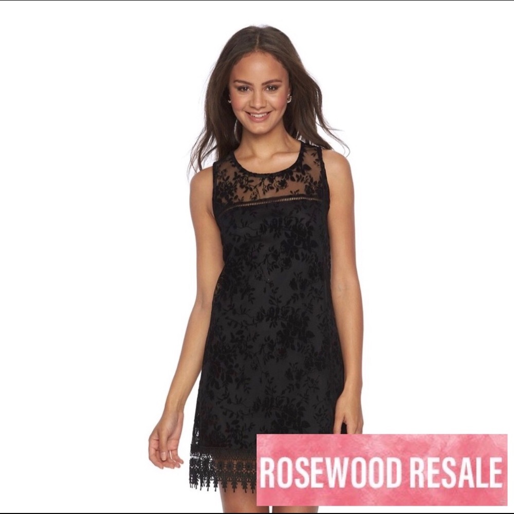 Speechless Crochet Floral Shift Dress